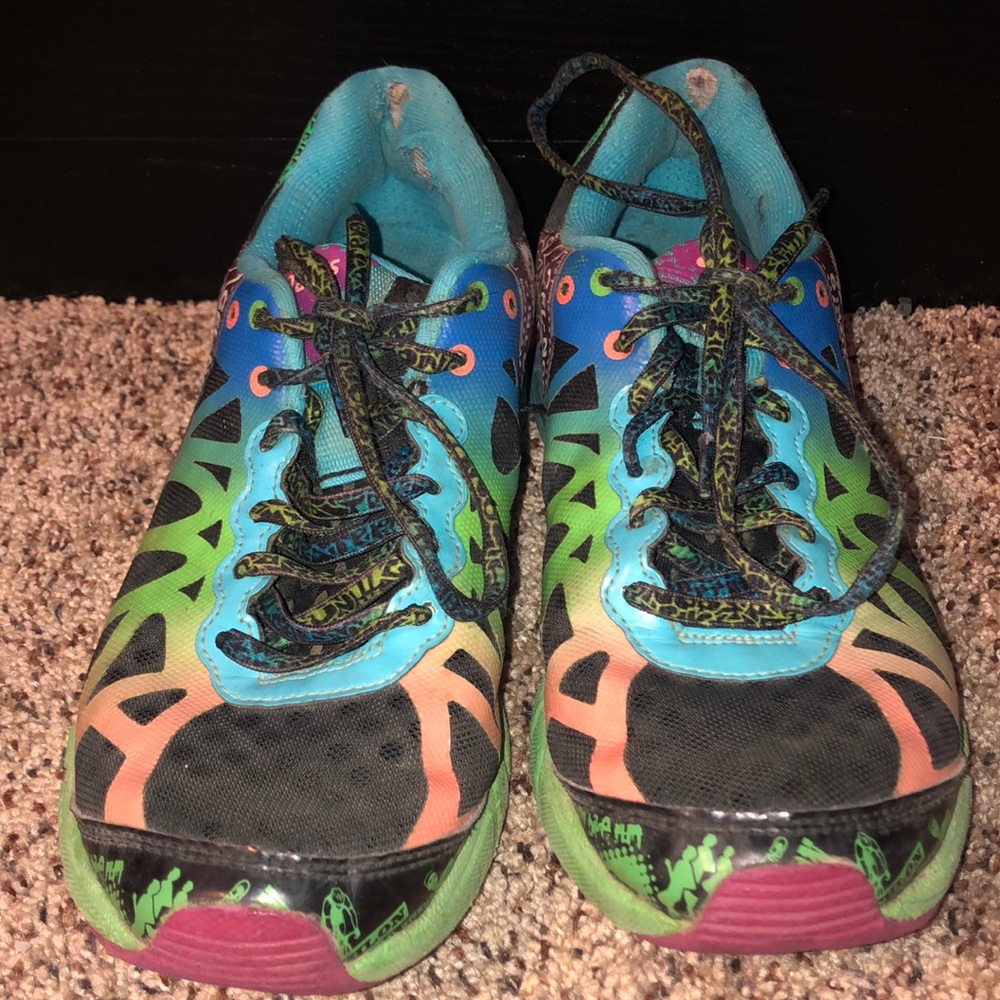 Running shoes